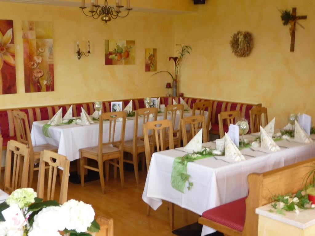 Ferienhotel Herzog نيوماركت ام والورسه المظهر الخارجي الصورة