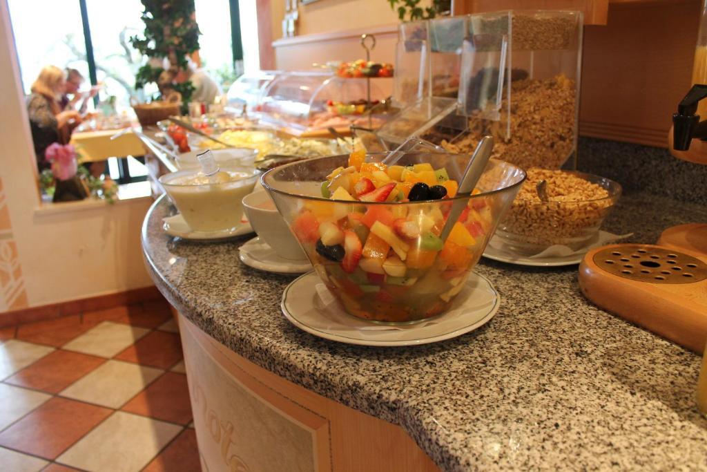 Ferienhotel Herzog نيوماركت ام والورسه المظهر الخارجي الصورة