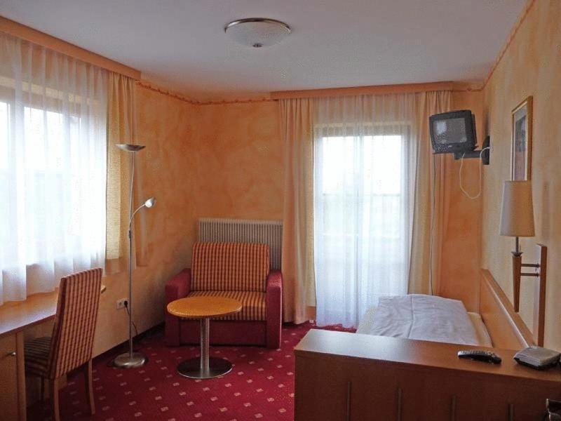 Ferienhotel Herzog نيوماركت ام والورسه المظهر الخارجي الصورة