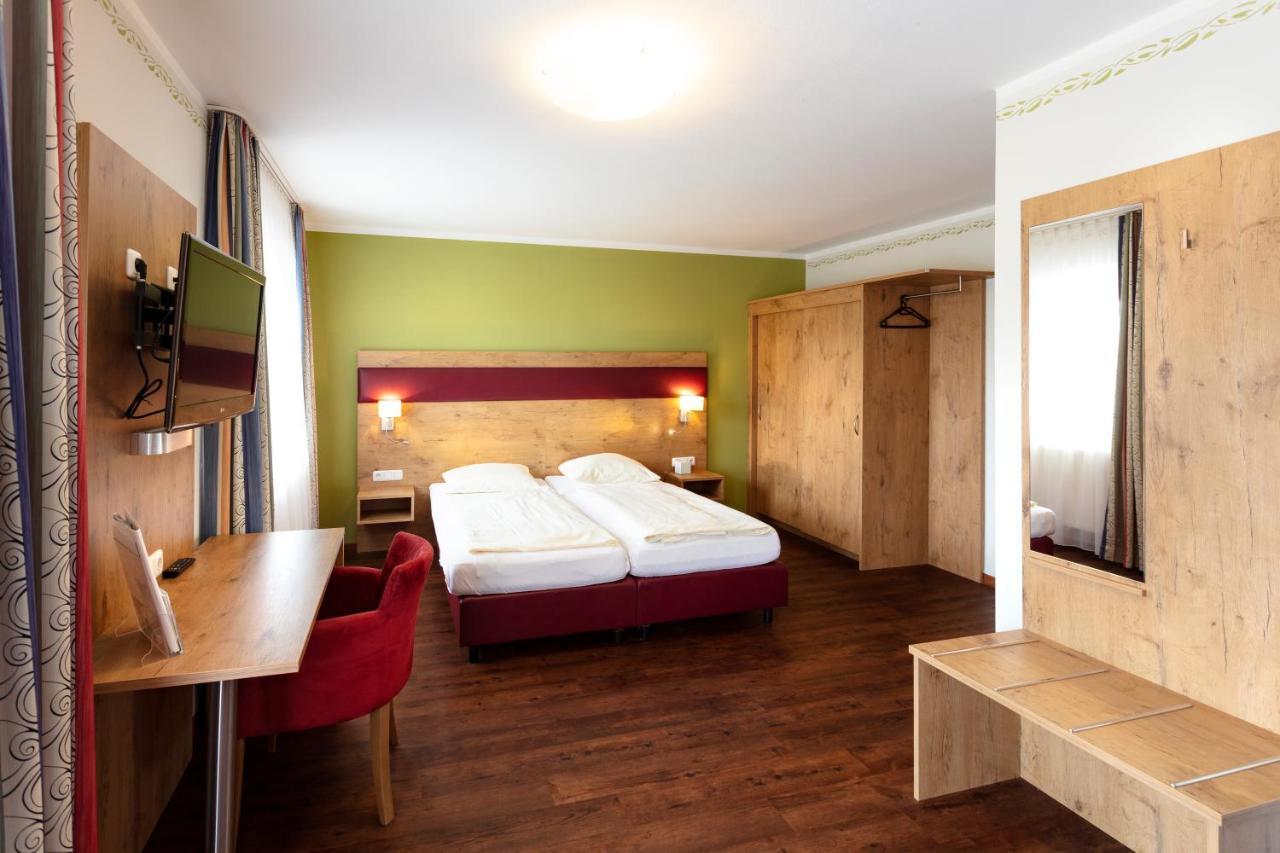 Ferienhotel Herzog نيوماركت ام والورسه المظهر الخارجي الصورة